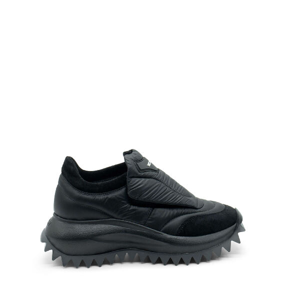 Running slip on nera